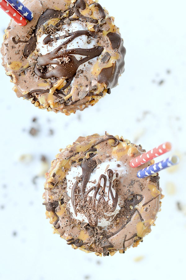 low-carb chocolate peanut butter milkshake