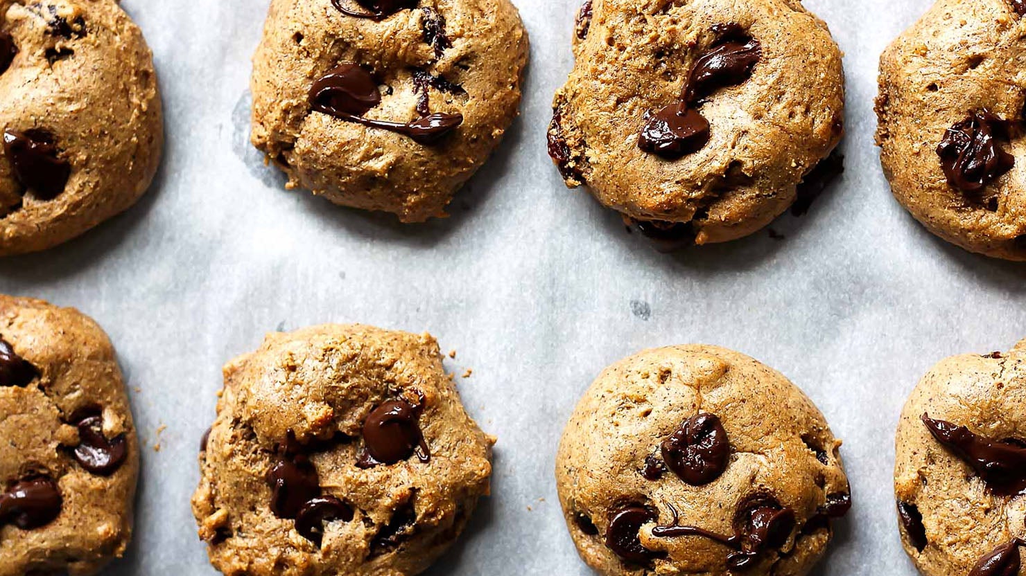 almond butter chocolate chip cookies